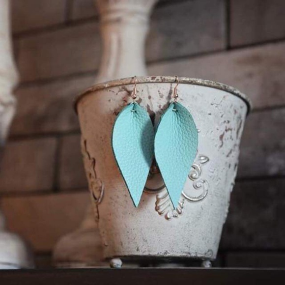 Ellie Nicole | Leather Ellie Earrings - Picture 1 of 2